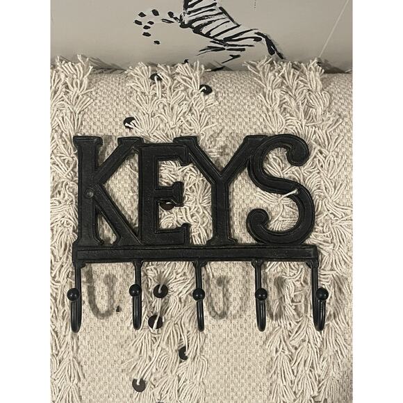 Black Iron Keys Holder 5 Hooks Wall Decor Key Organizer Storage Solutions Iron - Picture 1 of 6